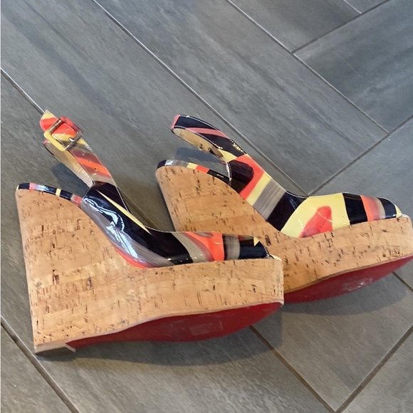 Luxury 100% Authentic Christian Louboutins from the Une Plume Line Designer - Picture 5 of 5